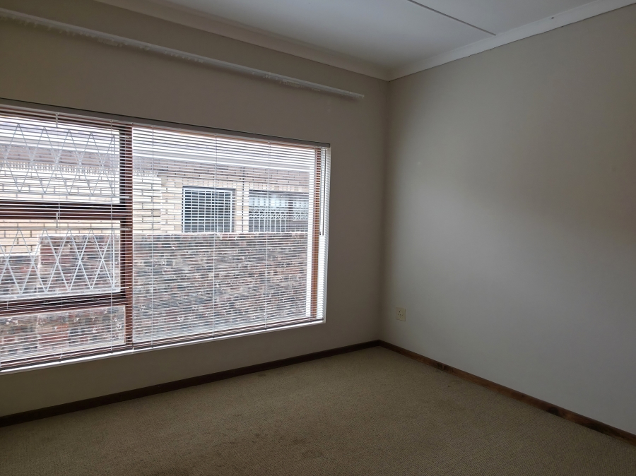 4 Bedroom Property for Sale in Noorsekloof Eastern Cape